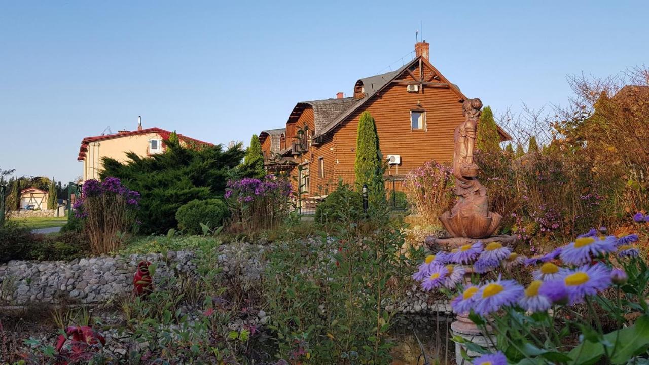 Dworek Tucholski Zblewo Exterior foto